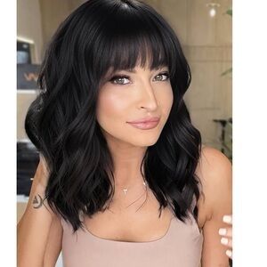 E4- black bangs short wavy bob wig cosplay heat resistant